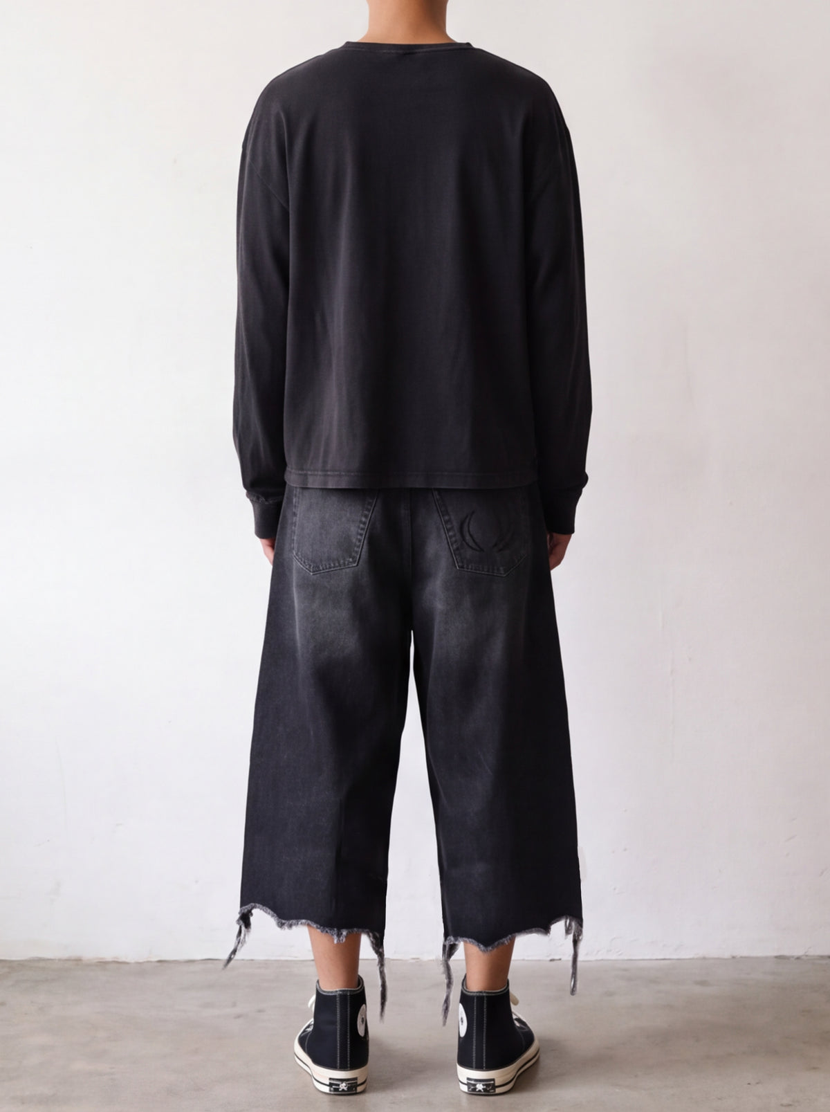 Cut-Off Denim Noir 01